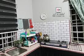 Kalau susun menimbun tu ya allah susahnya la nak amik. Susun Atur Dapur Tanpa Kabinet Rupa Sebelum Selepas