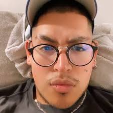 Anwar Dixon's Instagram, Twitter & Facebook