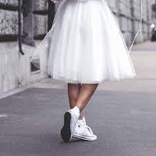 Maybe you would like to learn more about one of these? Die Coolsten Sneaker Fur Die Braut So Sagen Sie Stylisch Und Sportlich Ja Hochzeit Turnschuhe Bequeme Hochzeitsschuhe Bequeme Brautschuhe