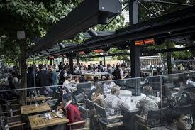 Eine Erwarmung Ihrer Aussengastronomie Mit Tansun Terrassenstrahlern Zahlt Sich Insbesondere Bei Grosseren Biergarten Und Te Warmequelle Infrarotheizung Strahler