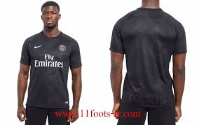 Un maillot noir façon armure pour le psg. Maillot De Psg 2017 2018 Homme Third Noir Manche Courte Thailande Nouveau Maillot Foot Moins Cher