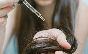 Recently, we have come across everyone suggesting the application of serum on hair to get smooth and shinning hair. How To Use A Hair Serum The Dos And Don Ts Skinkraft