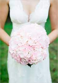Things I Love Thursday Hydrangea Bouquets The Pretty Pear Bride Plus Size Bridal Magazine Pink Hydrangea Bouquet Hydrangeas Wedding Hydrangea Bouquet Wedding