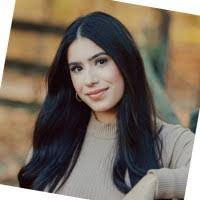 Andrea Haro's Instagram, Twitter & Facebook