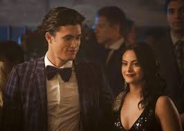 The two actors, who star as veronica camila and charles started dating in october of last year and just recently celebrated their one year anniversary, exchanging i love yous on social media. Riverdale Bild Camila Mendes Charles Melton 150 Von 431 Filmstarts De