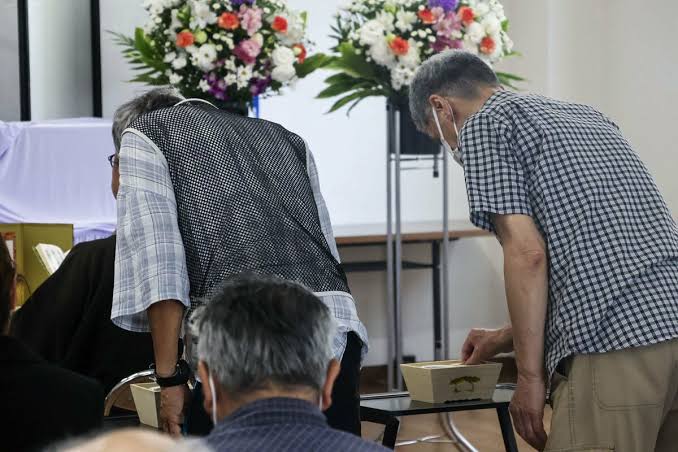 FEATURE: Osaka elderly ensure no one faces a lonely farewell