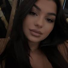 Alina G. Apostol updated her profile picture.