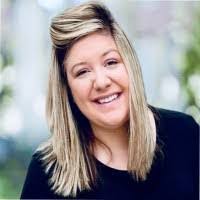 Rae Powell's Instagram, Twitter & Facebook