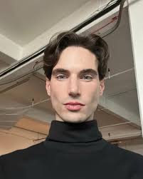 Chris Flora's Instagram, Twitter & Facebook