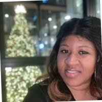 Robyn Nicholson's Instagram, Twitter & Facebook