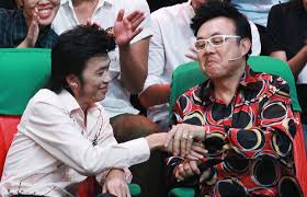 Nghệ sĩ hoài linh xuất hiện tại đám tang, anh đảm nhận vai trò trưởng ban tang lễ cùng việt hương. Hoai Linh Sá»'c Khi Nghe Tin Chi Tai Qua Ä'á»i Tiáº¿t Lá»™ Vá» Viá»‡c Lam Tang Lá»… Cho Cá»' Nghá»‡ SÄ©