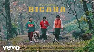 Kau bicara tentang cinta sedang aku hilang arah. Theovertunes Bicara Ft Monita Tahalea Youtube