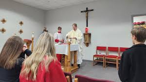 We were blessed to have Holy Redeemer's pastor Father Jason Gries celebrate  morning Mass today. Thank you, Father Jason for coming and for bringing  your special guest, a relic of St. Paul