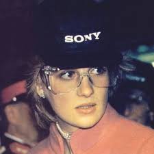 Eloise Moran (@elowaz)