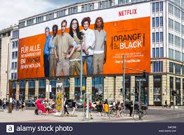 Feel free to comment and vote this mod! Grosse Werbung Billboard Auf Ein Gebaude Am Potsdamer Platz In Berlin Fur Die Pay Kanal Netflix Neue Netflix Originalserie Stockfotografie Alamy