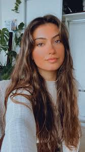 Natalie entered the experience quietly, almost apologetically, as if unsure  she deserved to take up space. Her words at the beginning were heavy with  self-doubt: “I'𝘷𝘦 𝘴𝘱𝘦𝘯𝘵 𝘴𝘰 𝘭𝘰𝘯𝘨 𝘲𝘶𝘦𝘴𝘵𝘪𝘰𝘯𝘪𝘯𝘨  𝘮𝘺𝘴𝘦𝘭𝘧 𝘵𝘩𝘢𝘵