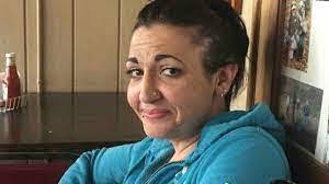 Debra Raper's Instagram, Twitter & Facebook