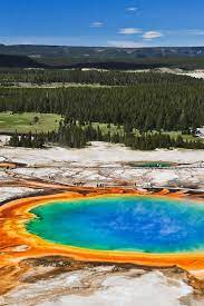 Midway geyser basin, as its name suggests, is located between the upper and lower geyser basins. Pin On America Canada Holidays Places We Ve Been Prt 2