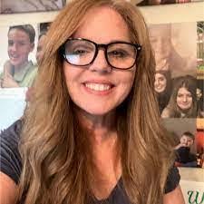 Traci Stearns's Instagram, Twitter & Facebook