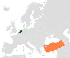 Troisièmes de leur groupe derrière une étonnante formation d'islande et la république tchèque, les hollandais sont contraints de s'imposer en turquie pour. Relations Entre Les Pays Bas Et La Turquie Wikipedia