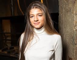 Кажется, у парочки все серьезно. Aleksandra Novikova Nakormila Gostej Veganskim Uzhinom