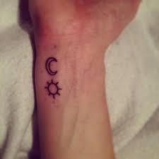 Tatuajes Pequenos Tattoos Moon Tattoo Tattoo Designs