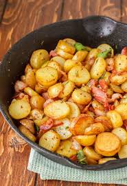 Un Succes Garanti Voici Les Pommes De Terre Grelots Et Bacon Recettes De Cuisine Idee Recette Salade Recette De Plat