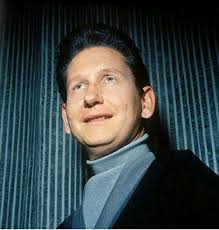 Roy Orbison With No Sunglasses And It S In Color Pretty Blue Eye S Roy Orbison Music Pics Music Icon