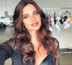 Veja mais ideias sobre looks, sara sampaio, modelos. La Tricotilomania Contada Por La Modelo Sara Sampaio