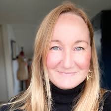 Six men, one dog, a Queen and a horse!