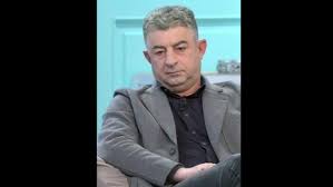 Χθες συγγενείς και φίλοι βρέθηκαν στον τόπο δολοφονίας του γιώργου καραϊβάζ και τέλεσαν τρισάγιο στην μνήμη του. Giwrgos Karaibaz H Teleytaia Toy Emfanish Ston Aera Toy Star Ligh Wra Prin Thn Ektelesh Zappit