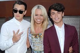 Dylan jagger lee and brandon thomas lee attend annual charity day hosted by cantor fitzgerald, bgc and gfi at bgc partners, inc on september 11, 2018. Pamela Anderson With Sons Brandon Thomas Lee And Dylan Jagger Lee At The Hidden Heroes Gala Presented By Mercy For Animals Mirror Online