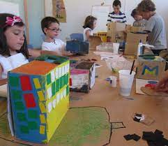 Los niños: pequeños arquitectos, grandes ideas.