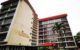 Bersih dan ruangannya menyenangkan, seperti di rumah sendiri. The Long Early Morning Paper Queue At Kl Land Office Free Malaysia Today Fmt