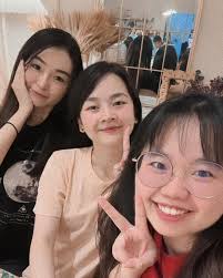 好久久久久久久久不见@karhooi_elf 好久不见@bernicefong_ #顶峰们#约定#蛋糕好好吃