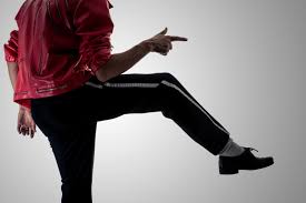 Another michael jackson dance move that may prove he's not from this planet! Spine Defying Dance Moves Michael Jackson S Antigravity Tilt