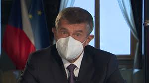 Zaškoloval se pro licenci na samostatné pilotování dopravních letadel typu boeing 737, podle svědectví jiných pilotů ji však nezískal. Jak To Bylo S Rouskami Babis Pry Nevedel Co Schvalila Jeho Rada Seznam Zpravy