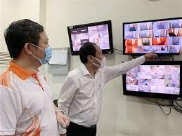 Sáng 30/4, diễn viên anh dũng đăng tấm ảnh nắm chặt tay diễn viên trương ngọc ánh đầy tình cảm. J1i8 Vyxv0zz8m