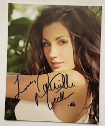 Danielle Peck Autographed Glossy 8x10 Photo