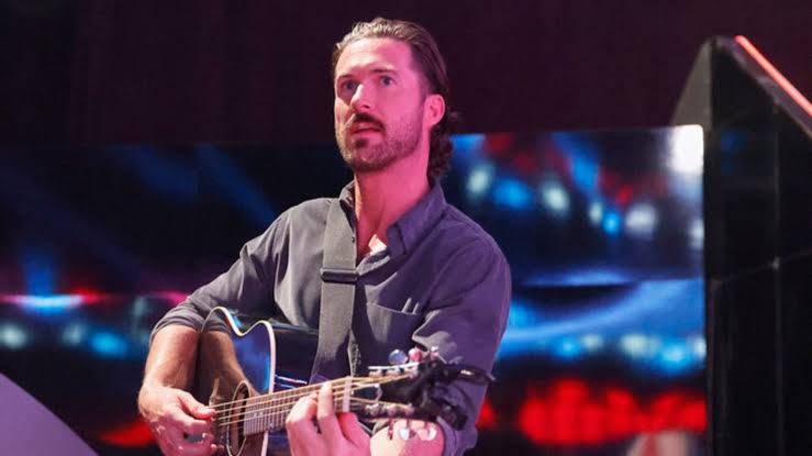 Riley Green Duets 'My Way' With “The Voice” Contestant After Teenager Nails His First-Ever Performance - American Songwriter