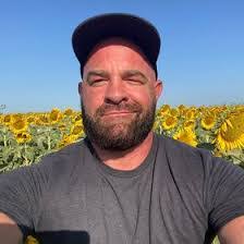 Joe Lenz's Instagram, Twitter & Facebook