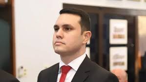 Hernán Rivas mintió sobre el tema de su tesis