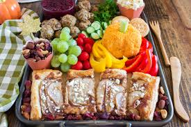 We offer some light choices, and they're delicious enough that you can make them throughout the holiday spend less time making thanksgiving hors d'oeuvres and more time eating them. Thanksgiving Appetizer Snack Board Family Fresh Meals