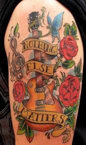 Guitar Tattoo Roses חיפוש ב Google Tatuagem De Guitarra Tatoo Tatuagem Tradicional