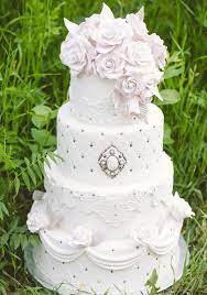 Canada S Prettiest Wedding Cakes For 2016 Weddingbells Pretty Wedding Cakes Lavender Wedding Cake Romantic Wedding Cake