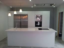 Campana para isla llanos tonda lcd acero inoxidable. Cocina Con Isla Y Campana De Techo Cocinas Decor Stylo