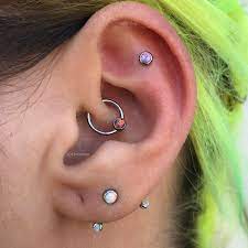 Transverse Earlobe By 101bradlee Opal Jewelry From Industrialstrength 101piercing Isbodyjewelry Loveleucadia Ti Body Piercings Body Jewelry Ear Piercings