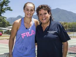 Australian tennis legend and wiradjuri woman evonne goolagong cawley has reflected on her first wimbledon grand slam title in 1971 in an interview with tennis australia to celebrate her golden anniversary. Zylapmoeef9mfm