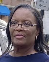 Eva Holmes's Instagram, Twitter & Facebook