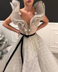 Pin By Alexandria Bazan On Dona Matoshi Fashion Dresses Couture Dresses Elegant Dresses